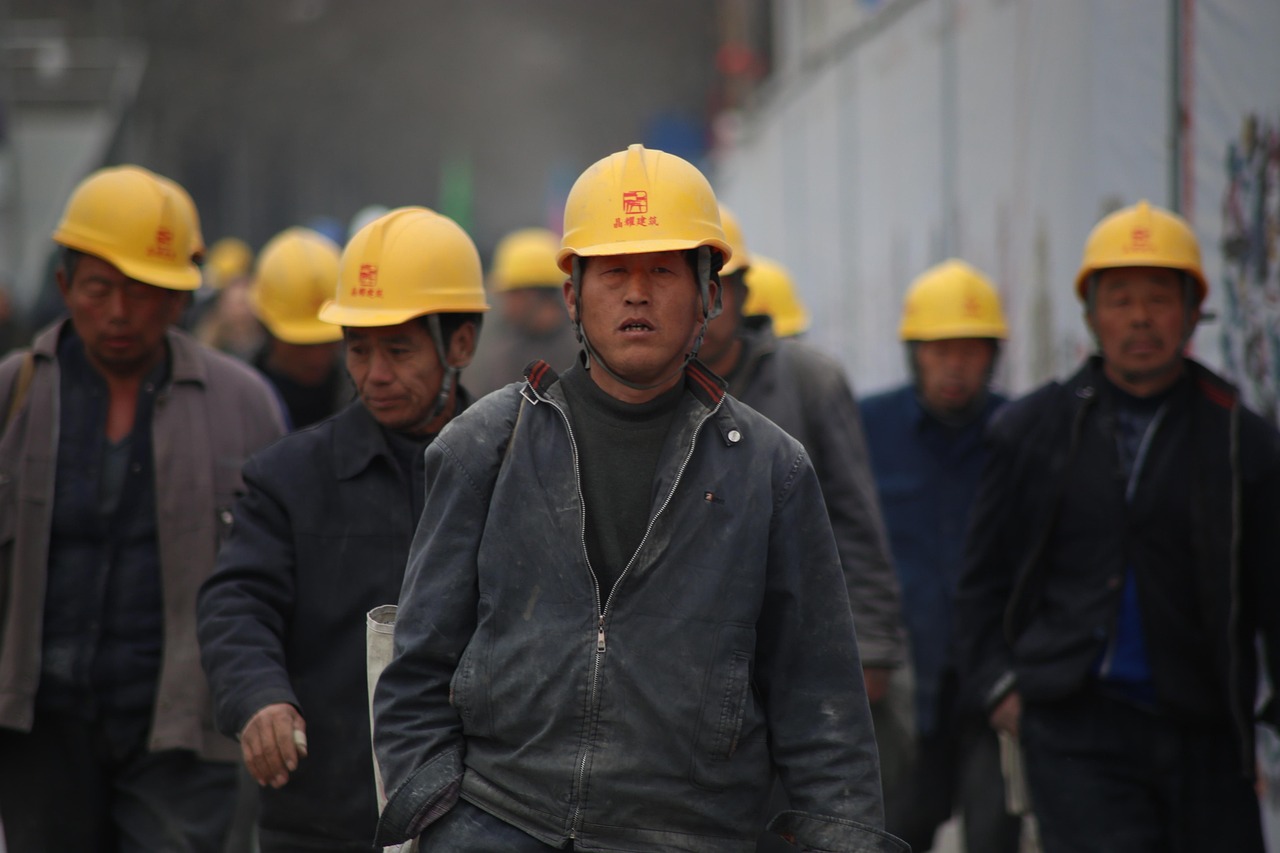 旋挖机操作手海外招聘信息今日发布，招募精英赴海外就业